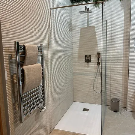 Apartment Breath47spa - Private White Jacuzzi & Sauna In *